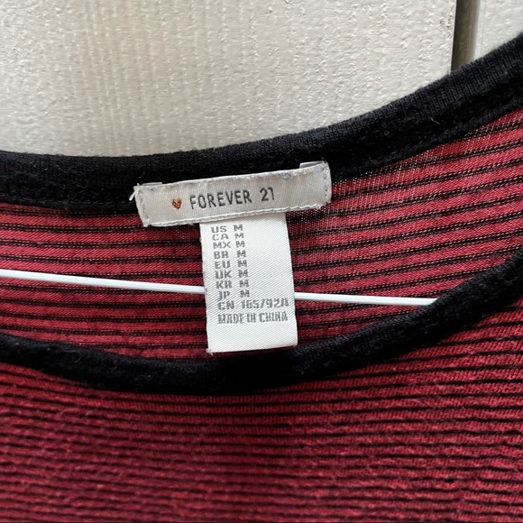 Forever 21 Girls T shirt - Picture 3 of 3